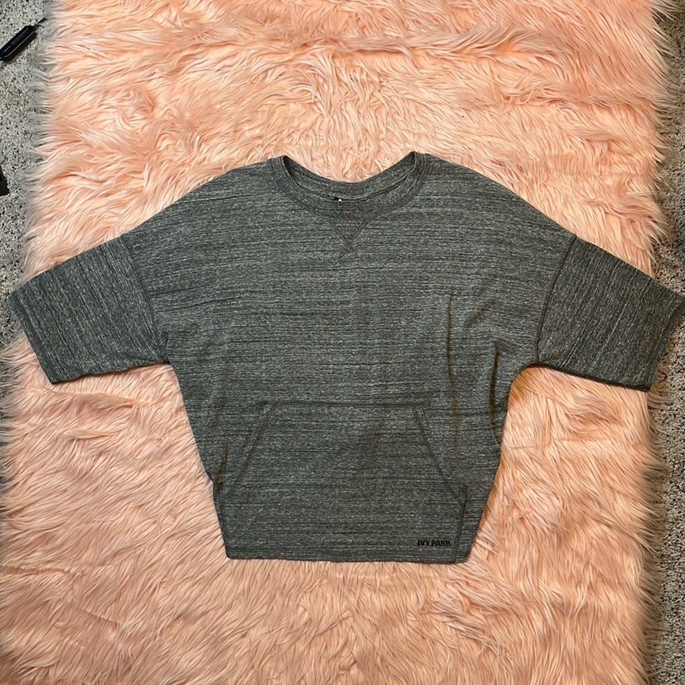 IVY PARK crewneck crop split open back gym grey shirt short sleeve‎ size medium